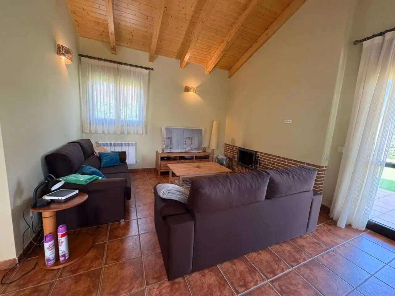 Sala d'estar de Casa o xalet en venda en Sancti-Spíritus (Salamanca) amb Calefacció, Jardí privat i Moblat