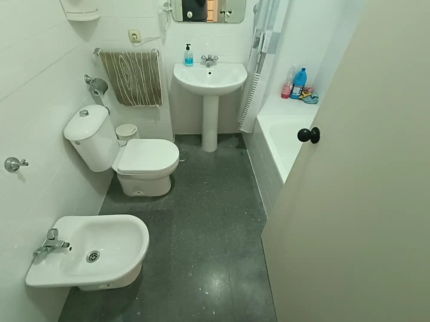 Badezimmer von Wohnung zum Verkauf in Isla Cristina mit Klimaanlage, Möbliert und Balkon