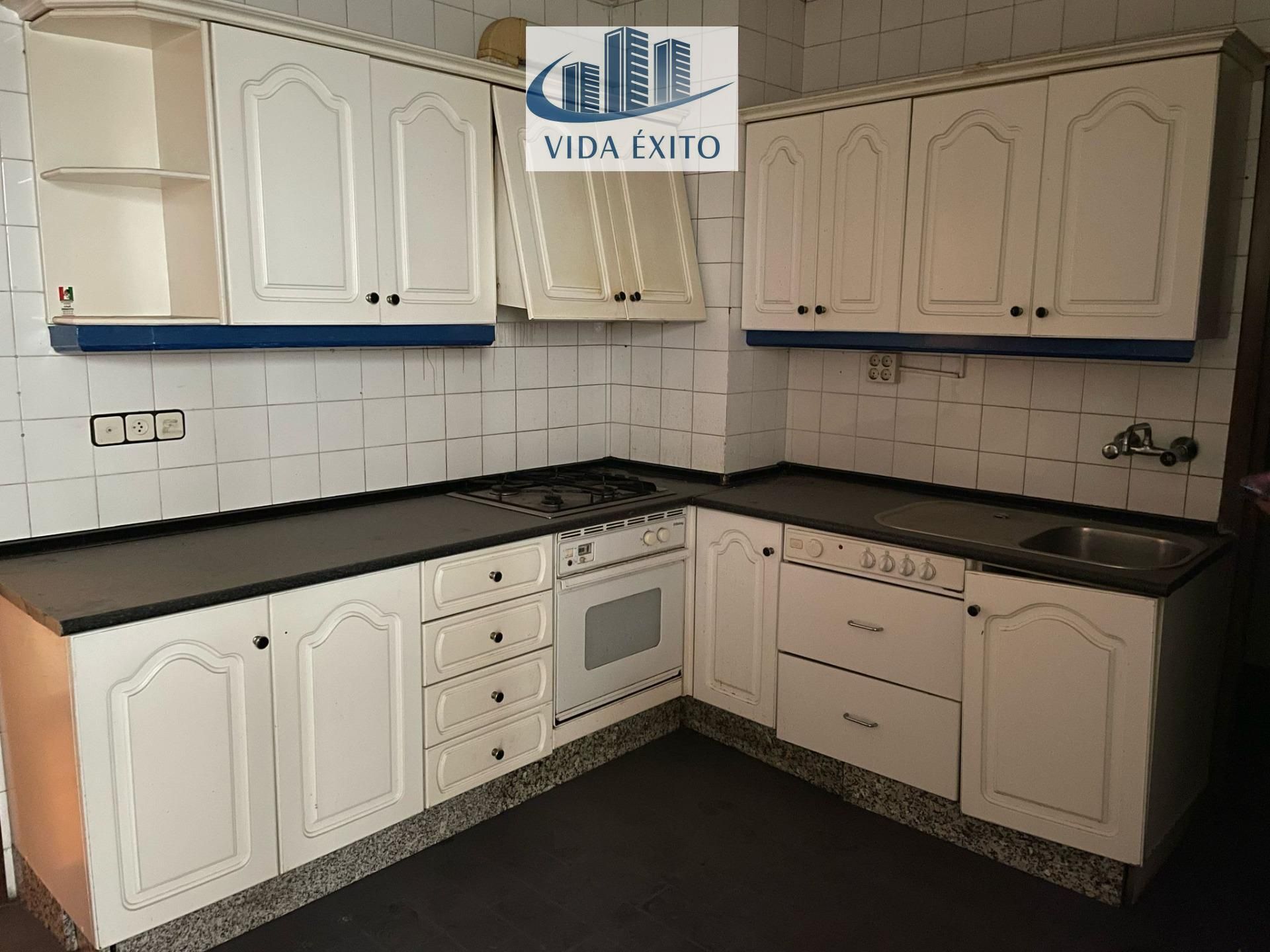 Kitchen of Flat for sale in  Jaén Capital  with Heating, Terrace and Balcony