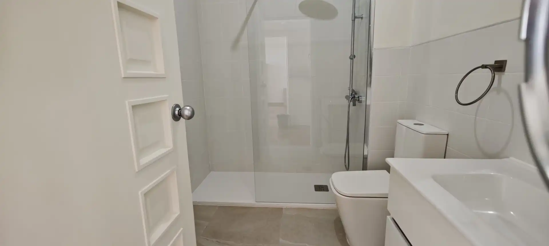 Bathroom of Flat for rent in Sevilla  with Air Conditioner, Heating and Terrace