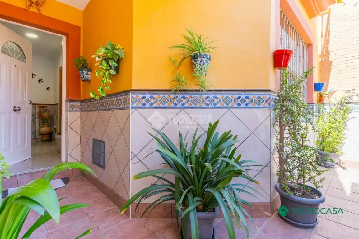 Casa aparellada en venda a La Gangosa