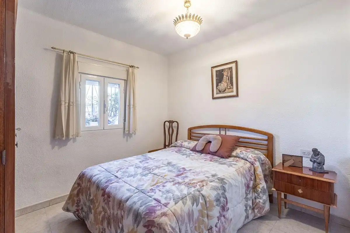 Bedroom of Flat for sale in Granada