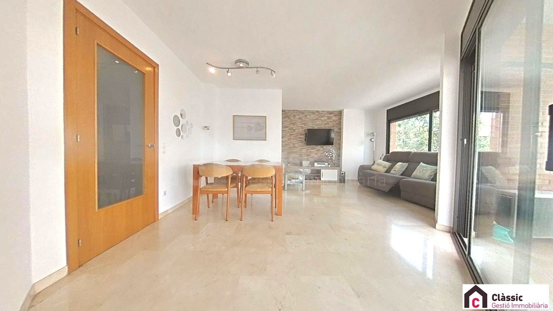 Sala de estar de Piso en venta en Terrassa con Aire acondicionado, Calefacción y Terraza