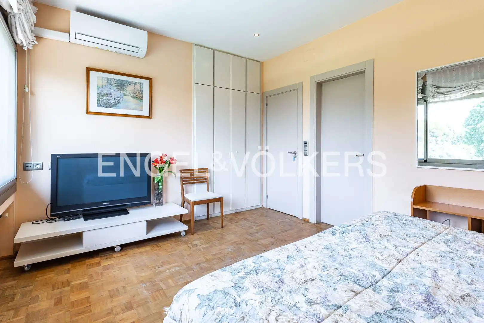 Habitación de Casa o chalet en venta en Canovelles con Aire acondicionado, Calefacción y Jardín privado