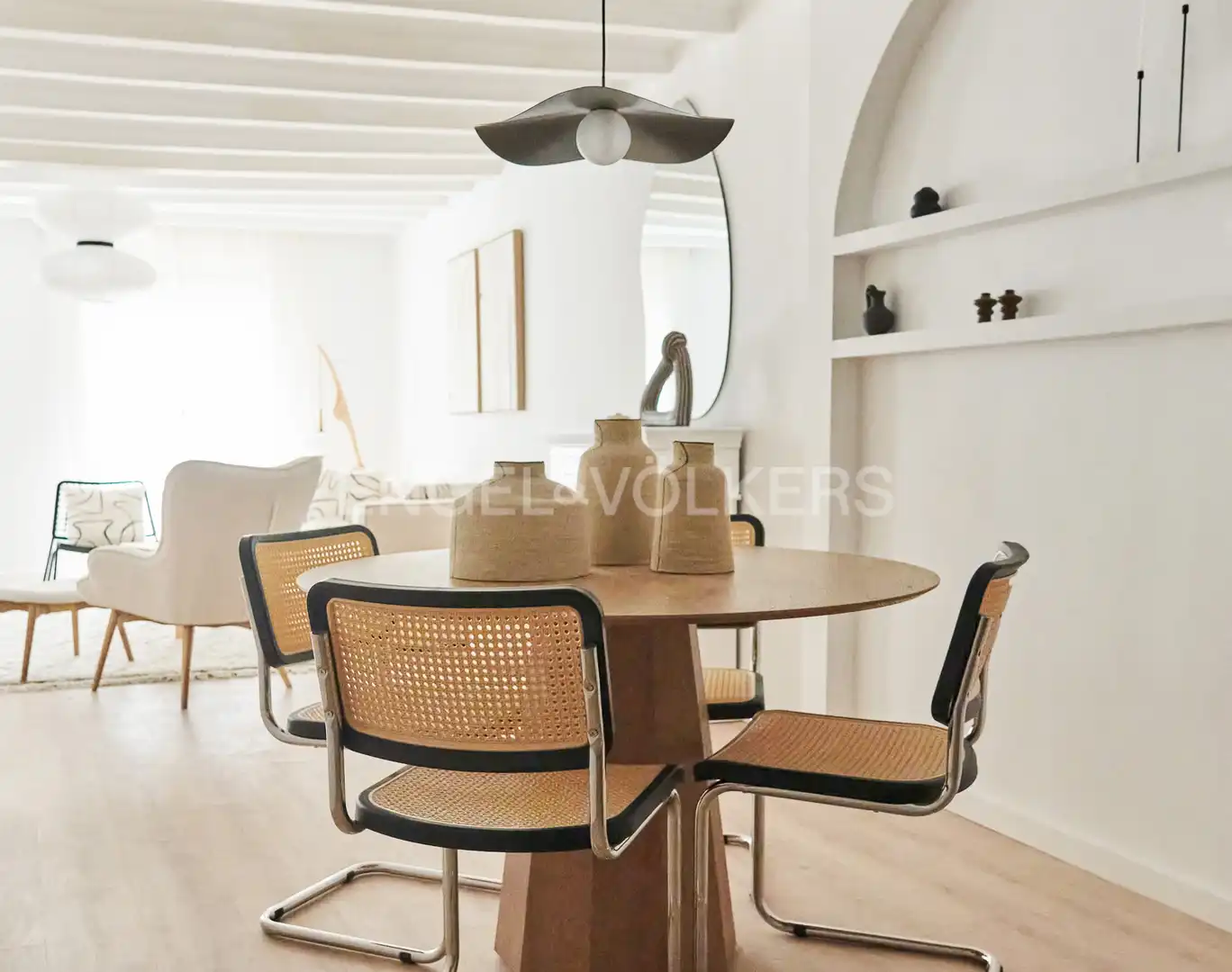 Comedor de Piso de alquiler en Barcelona con Aire acondicionado, Calefacción y Balcón