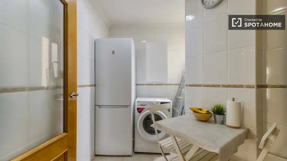 Cocina de Apartamento para compartir en Valencia con Aire acondicionado, Calefacción y Terraza