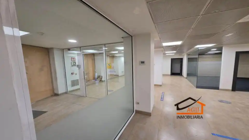Commercial properties for rent in Leganés  with Air Conditioner, Heating and Alarm