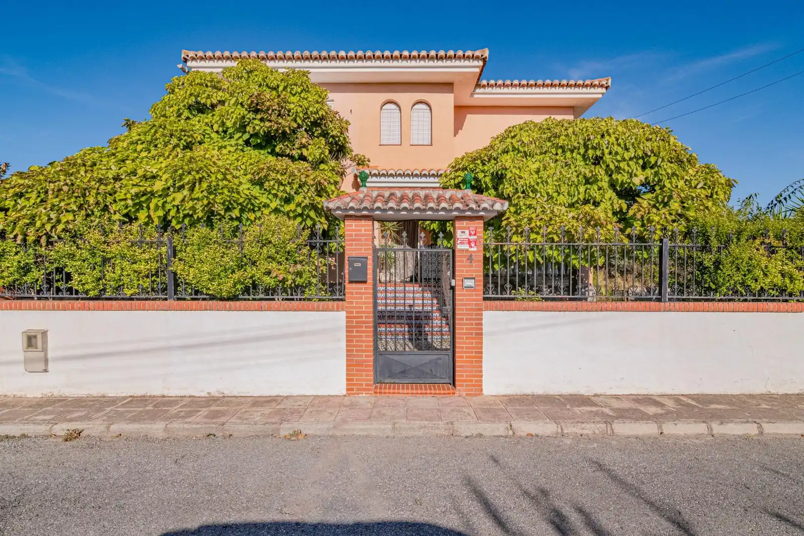 Chalet con terraza en venta en Cúllar Vega, imagen 2