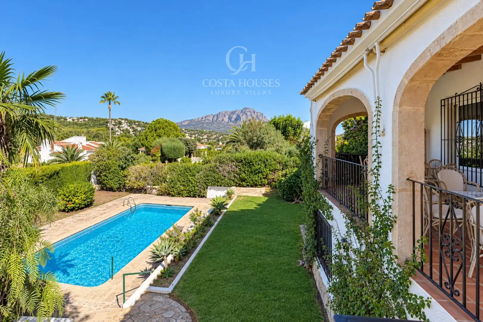 Vista exterior de Casa o chalet en venta en Partides comunes - Adsubia