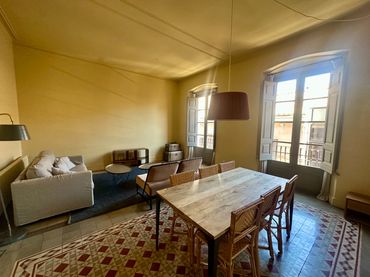 Flat with balcony for sale in Centre