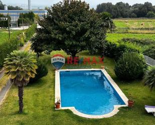 Piscina de Casa o xalet en venda en A Guarda   amb Calefacció, Jardí privat i Terrassa