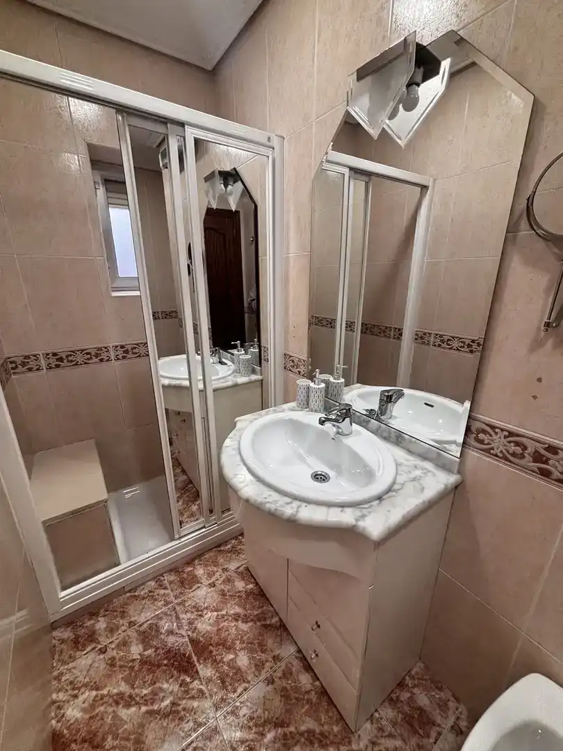 Bathroom of Detached homes for rent in Jaén  with Air Conditioner and Furnished