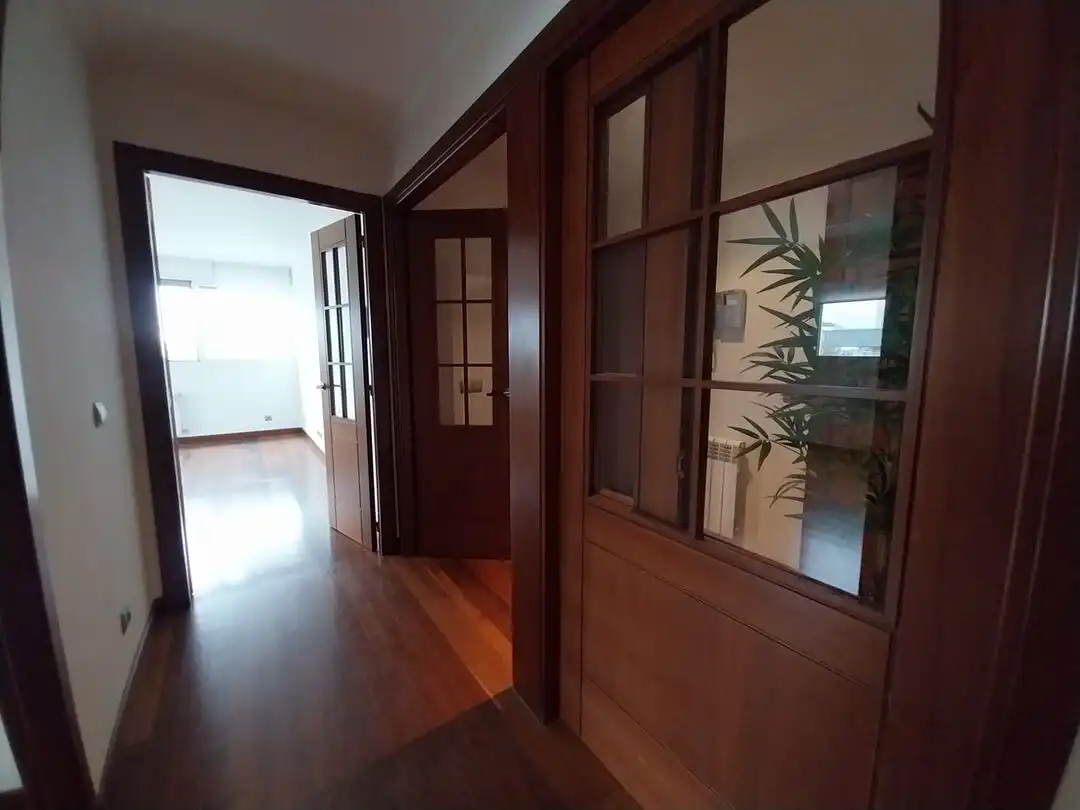 Wohnung zur Miete in Santander mit Heizung, Privatgarten und Abstellraum