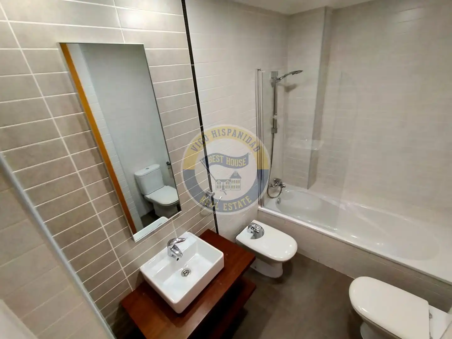 Bathroom of Flat for sale in Vigo   with Heating and Storage room