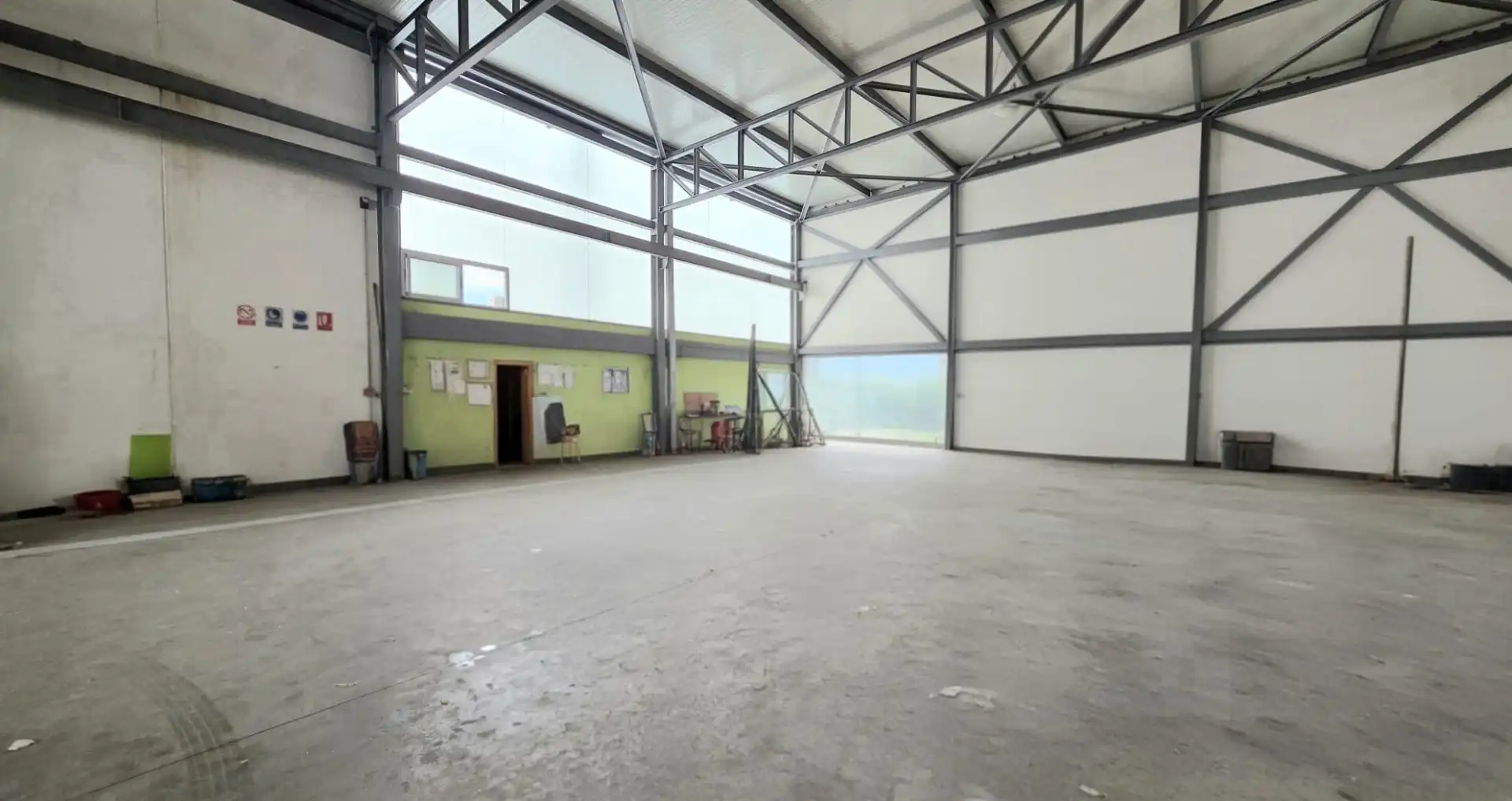 Nau industrial de lloguer a Aielo de Malferit