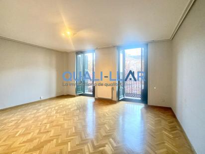 Sala d'estar de Apartament de lloguer en  Madrid Capital amb Aire condicionat