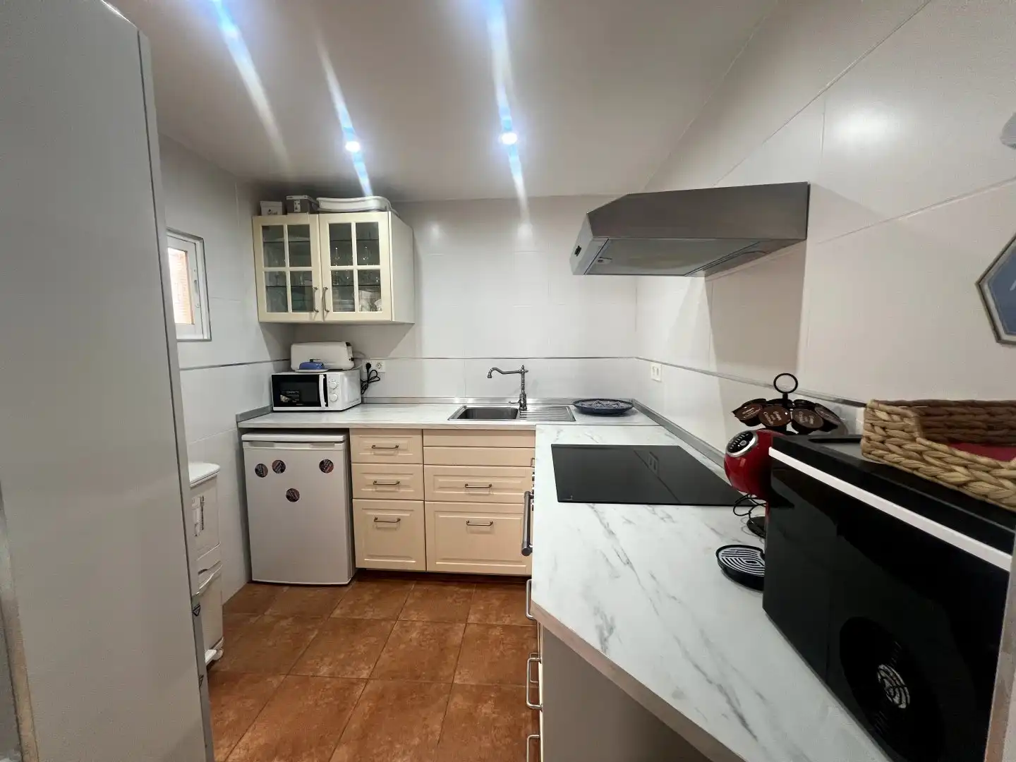 Cuina de Casa o xalet en venda en Salobreña amb Aire condicionat i Terrassa