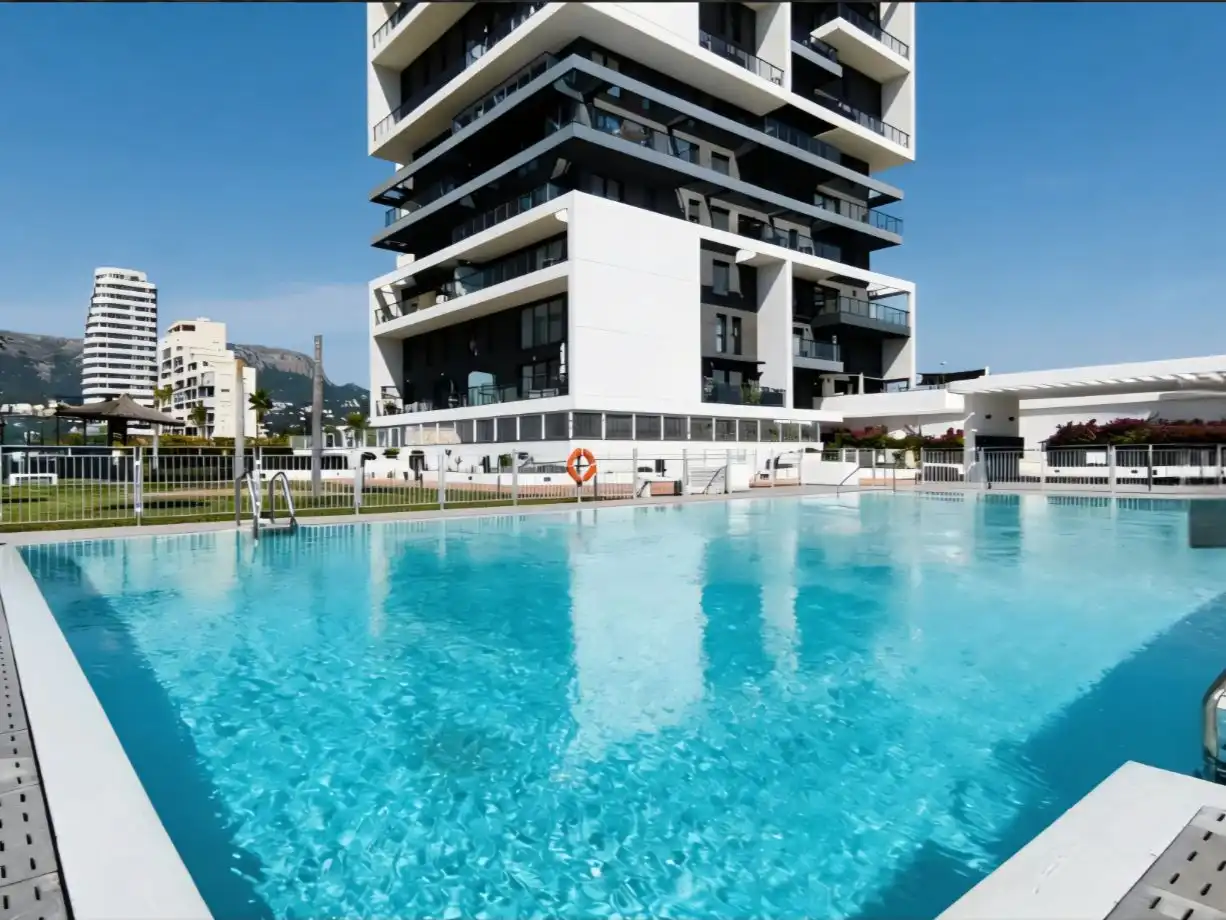 Appartamento con piscina in vendita a Avenida de Rumanía 24