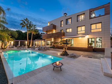 Villa avec piscine à vendre à Avinguda París 15