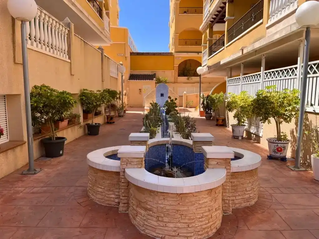Vista exterior de Pis en venda en Algorfa amb Piscina i Balcó