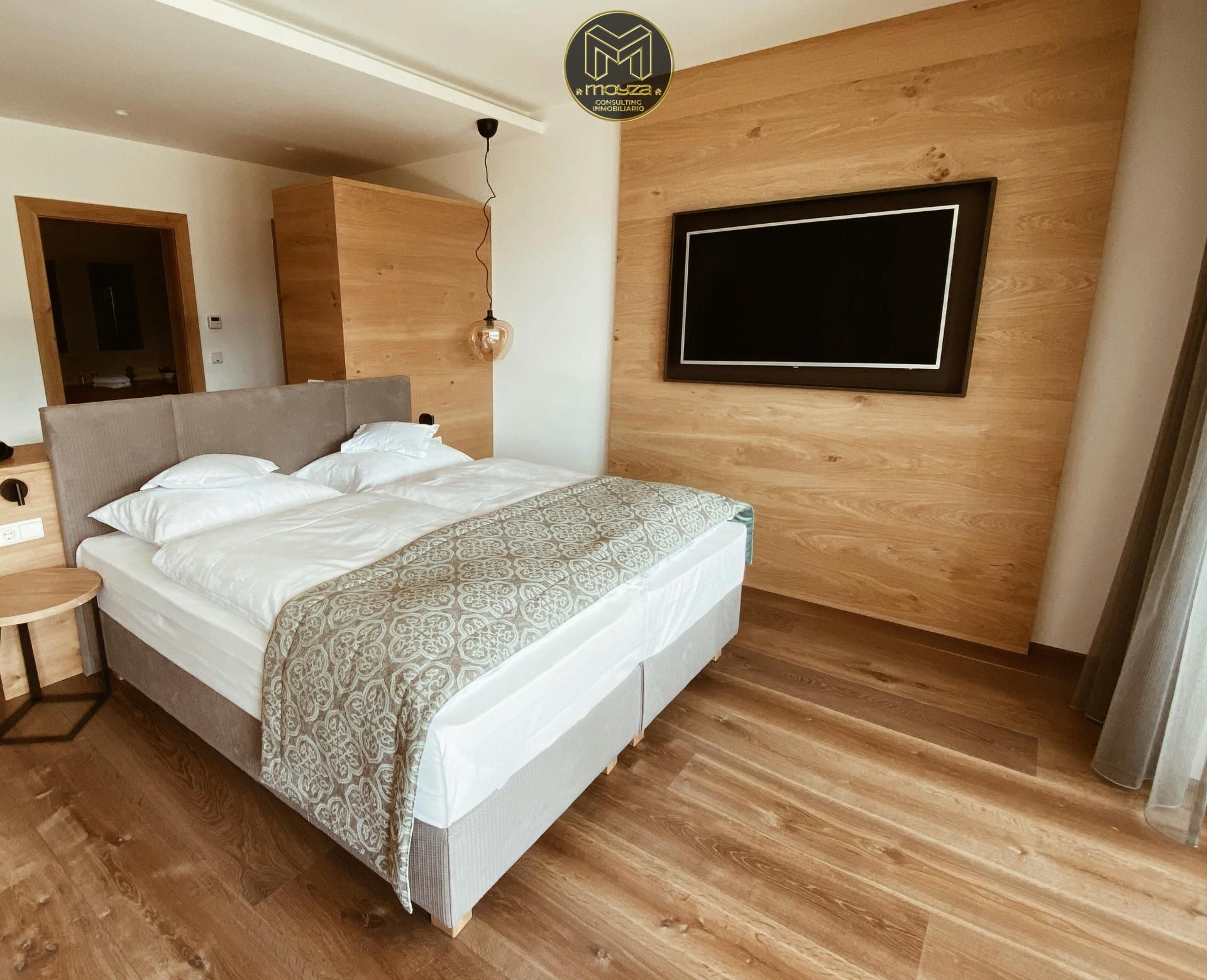 Bedroom of Building for sale in  Sevilla Capital