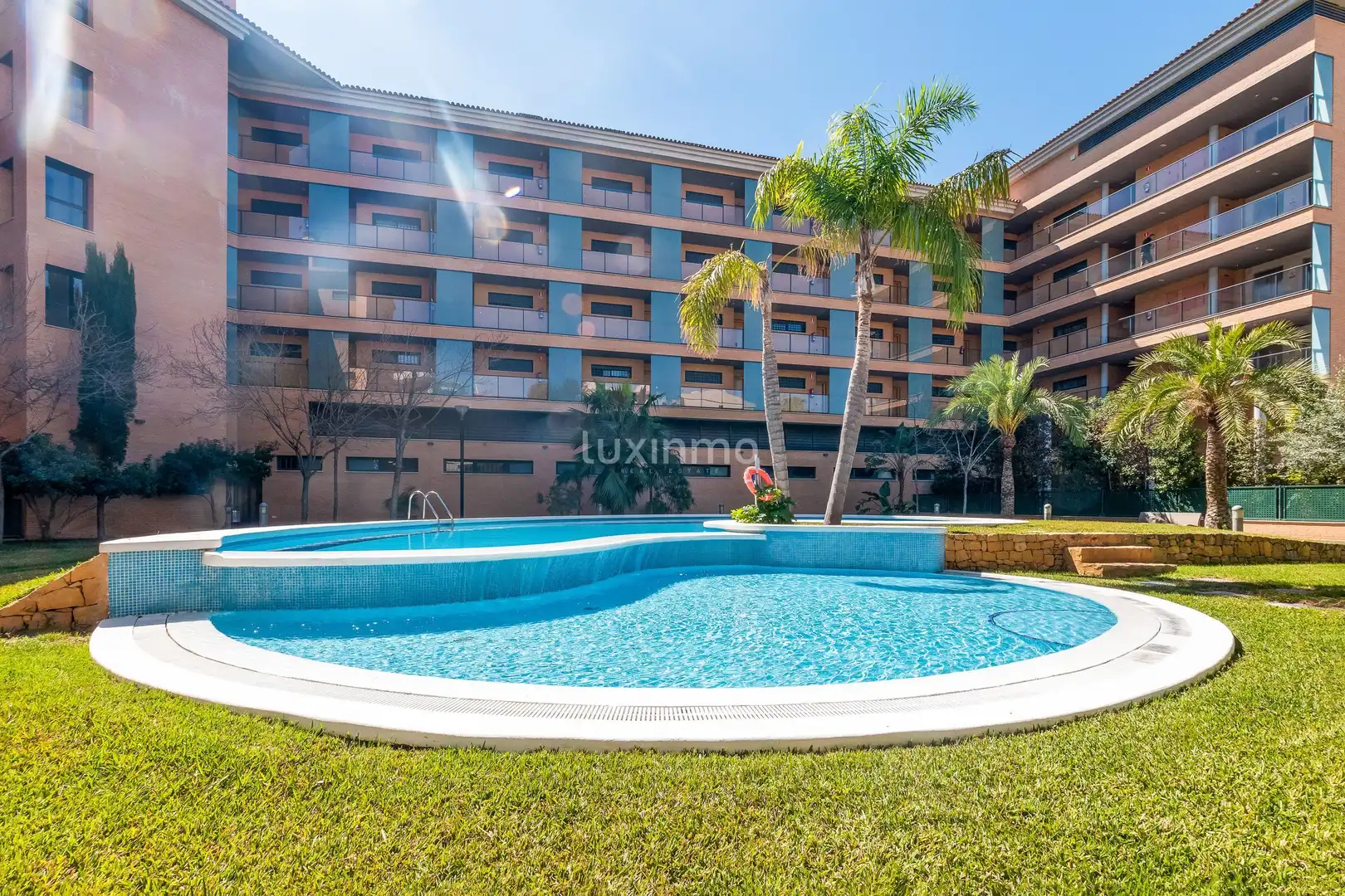 Piscina de Ático en venta en L'Alfàs del Pi con Aire acondicionado, Calefacción y Jardín privado