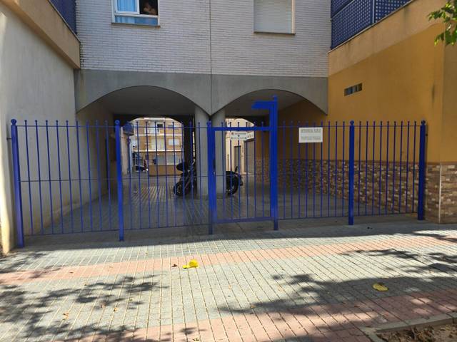 Local comercial en Alquiler en Calle Garellano en Barrio de Peral - San Félix