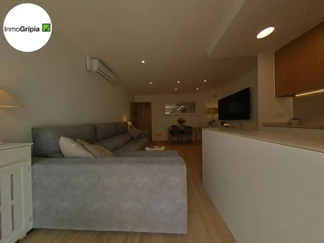 Sala d'estar de Pis en venda en Terrassa amb Aire condicionat i Terrassa
