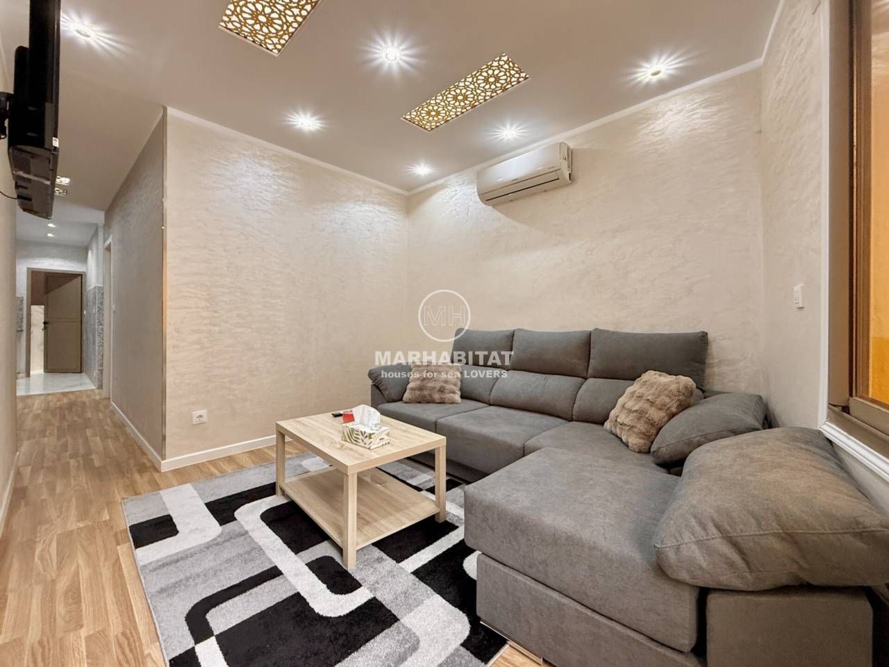 Living room of House or chalet for sale in Figueres  with Air Conditioner and Terrace