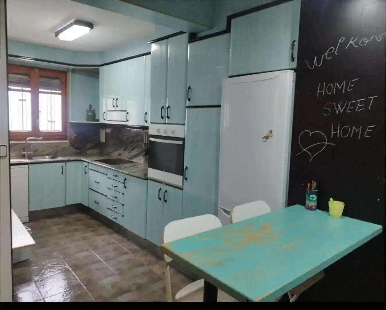 Cuina de Casa adosada de lloguer en Villar del Arzobispo amb Aire condicionat, Parquet i Moblat