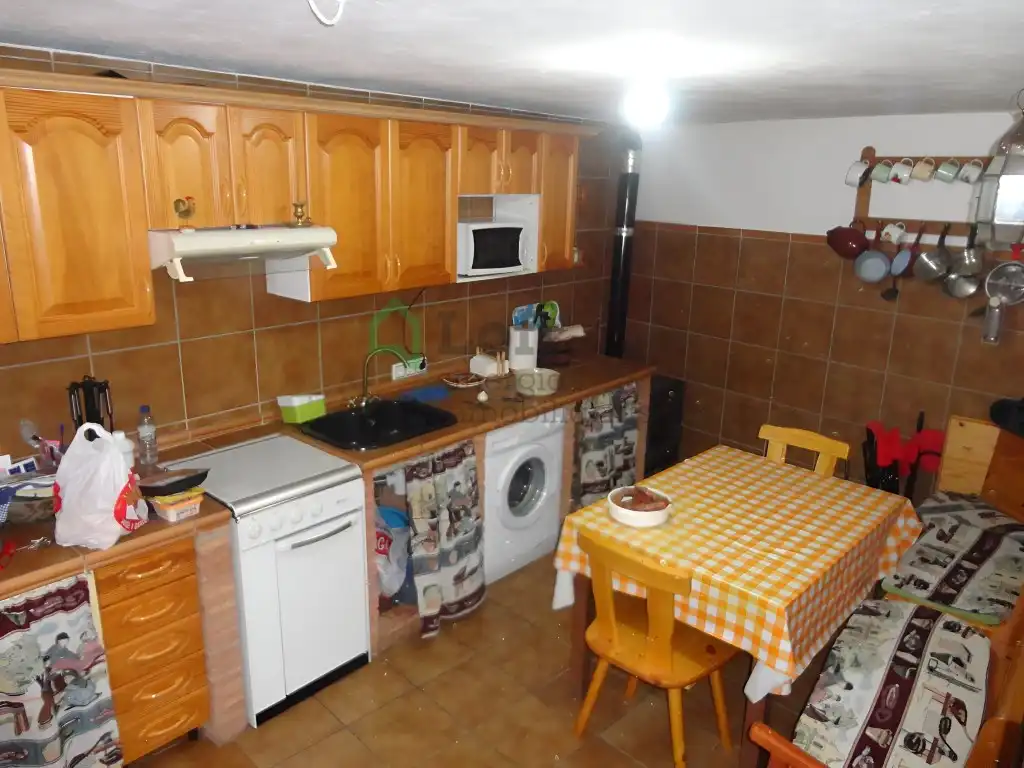 Kitchen of Houses for sale in Pinofranqueado  with Air Conditioner and Balcony