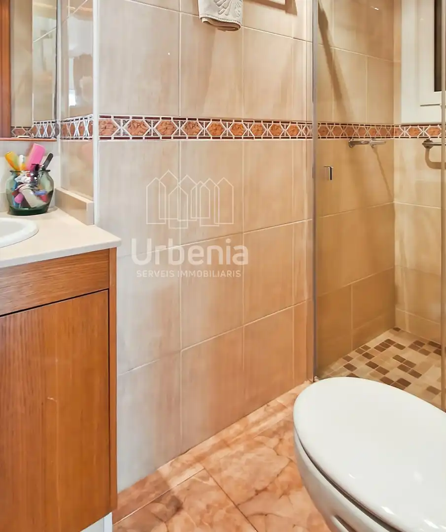 Baño de Piso en venta en Canet de Mar con Aire acondicionado, Calefacción y Terraza