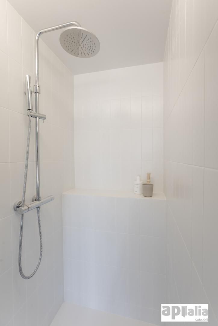 Bathroom of Flat for sale in Castellar del Vallès  with Heating, Terrace and Storage room