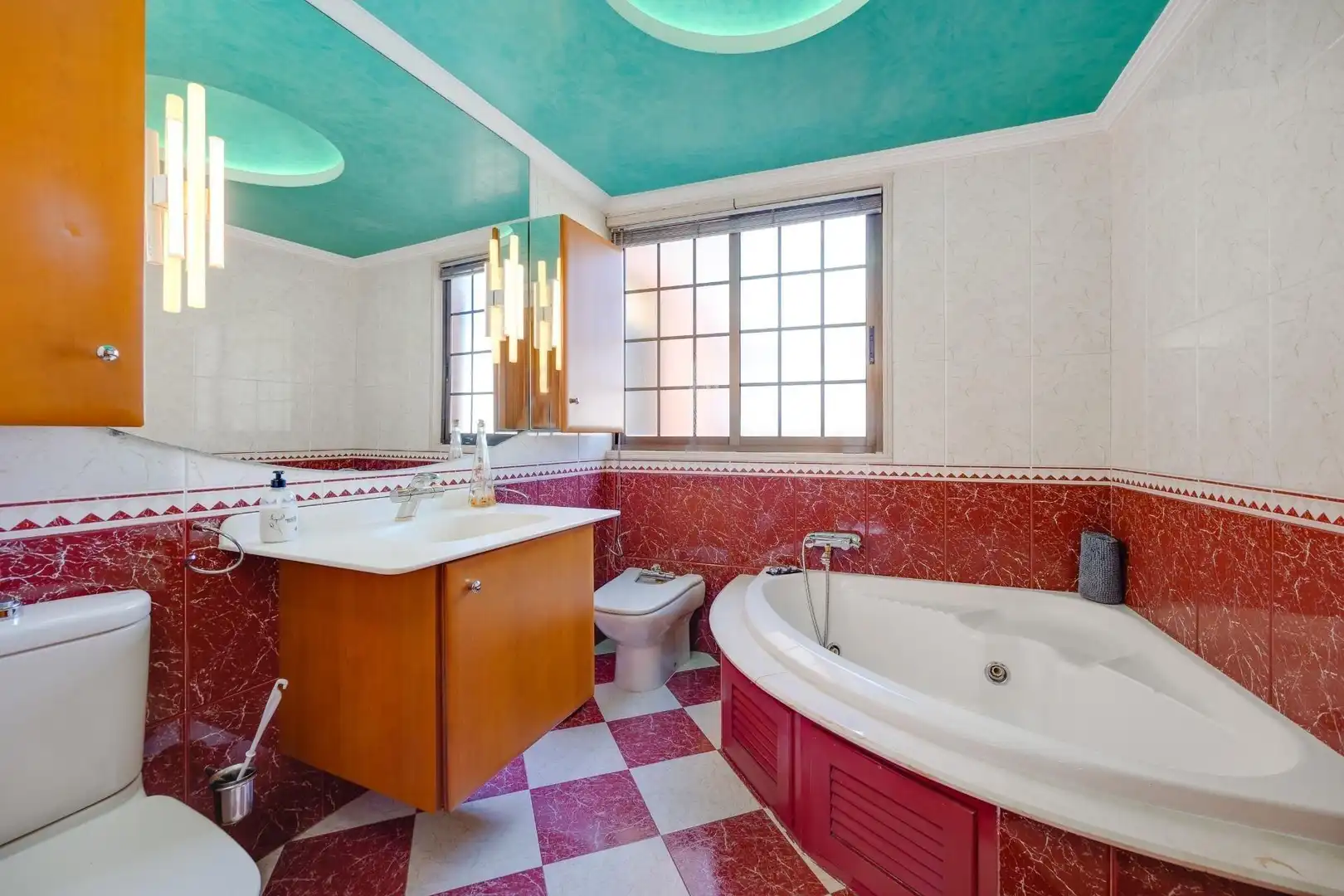 Bathroom of Attic for rent in Torrevieja  with Air Conditioner, Terrace and Furnished