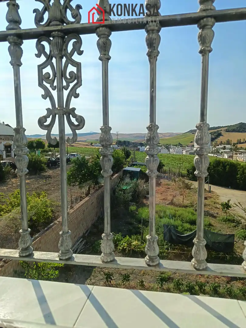 Jardí de Casa o xalet en venda en Arcos de la Frontera amb Aire condicionat i Traster