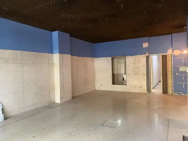 Local comercial en venta en Eixample Nord, imagen 2