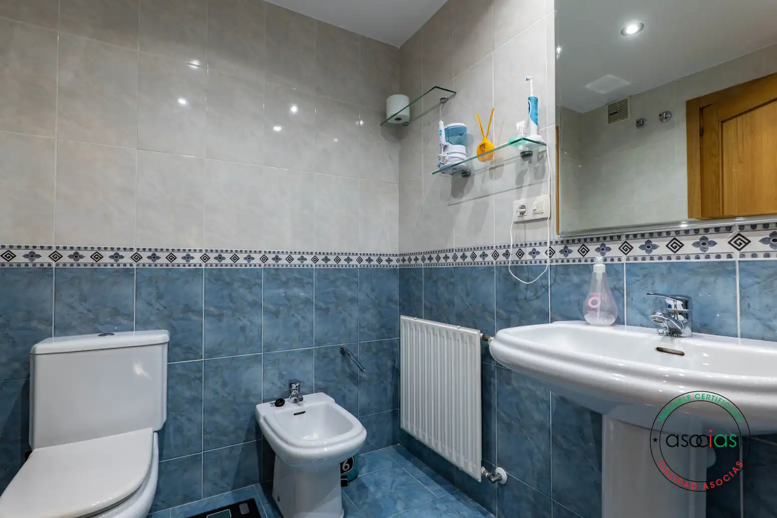 Baño de Piso en venta en Gijón  con Calefacción, Parquet y Trastero