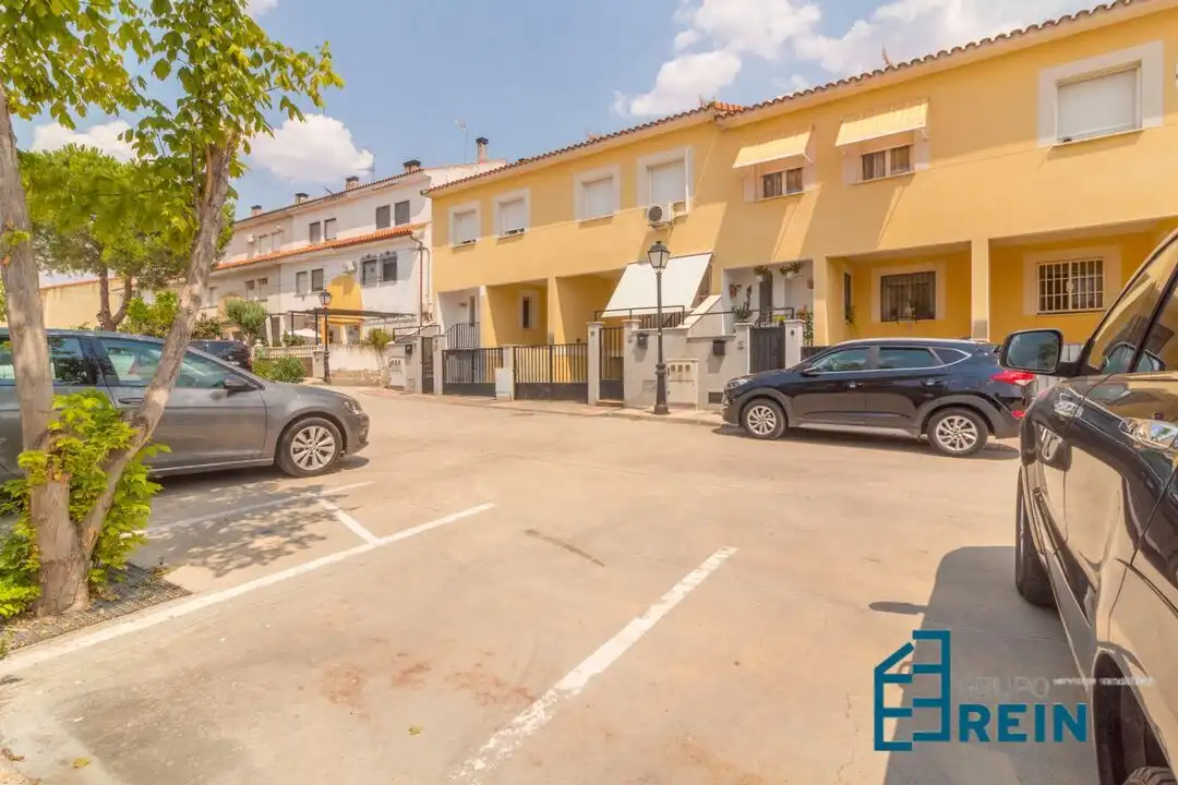 Vista exterior de Casa adosada en venta en Recas con Aire acondicionado, Calefacción y Trastero