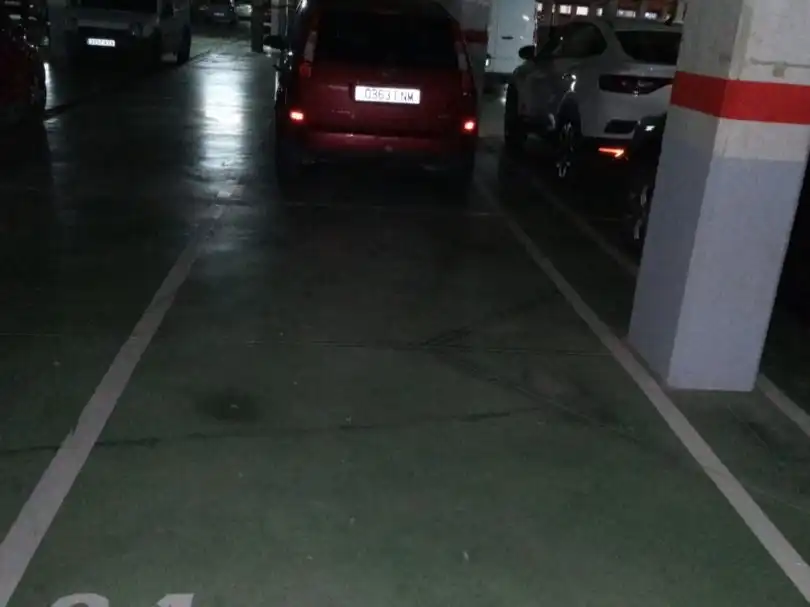 Einzelparkplatz zur Miete in Vicent Serra 30