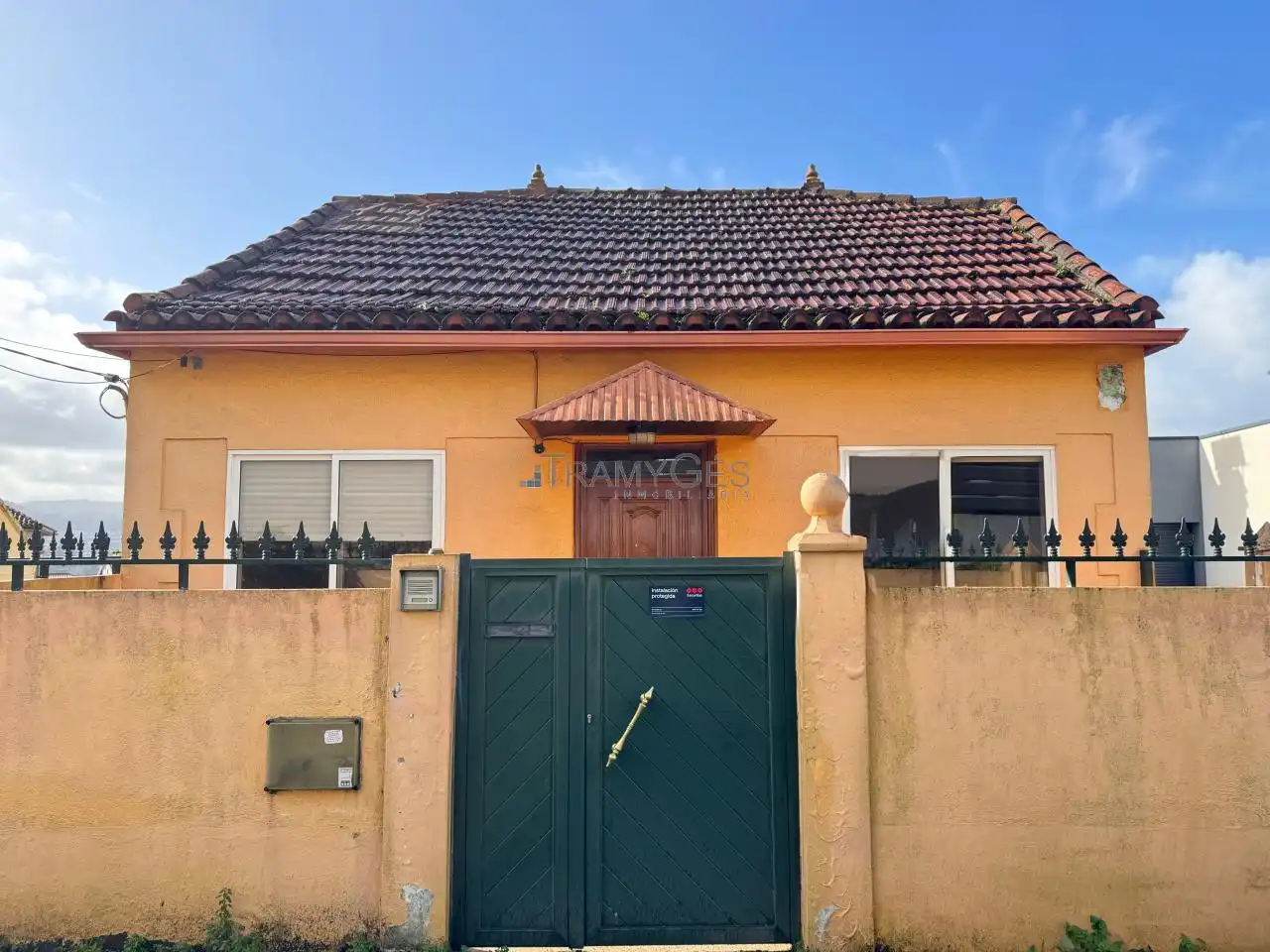 Vista exterior de Casa o chalet en venta en Vigo  con Calefacción, Jardín privado y Trastero