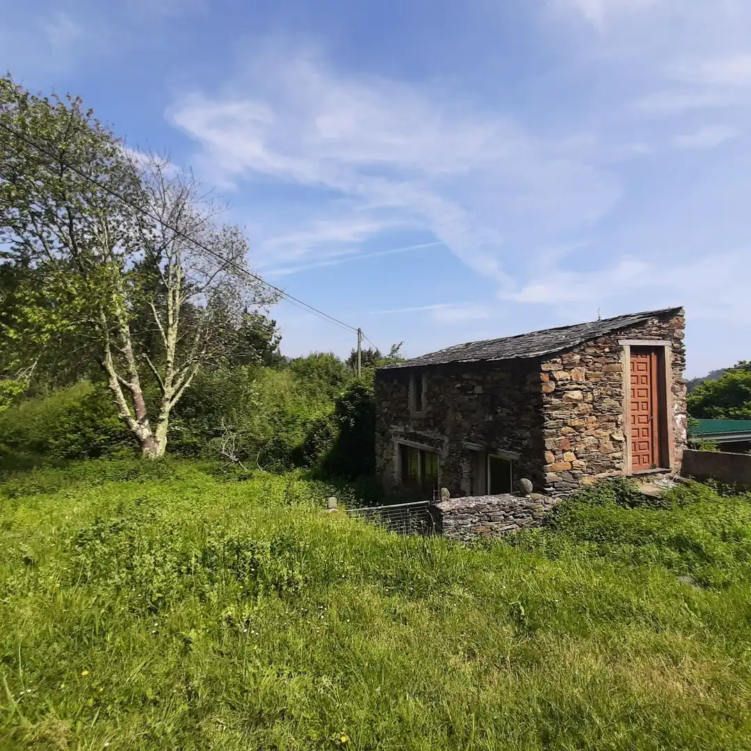 Vista exterior de Finca rústica en venda en Viveiro amb Jardí privat