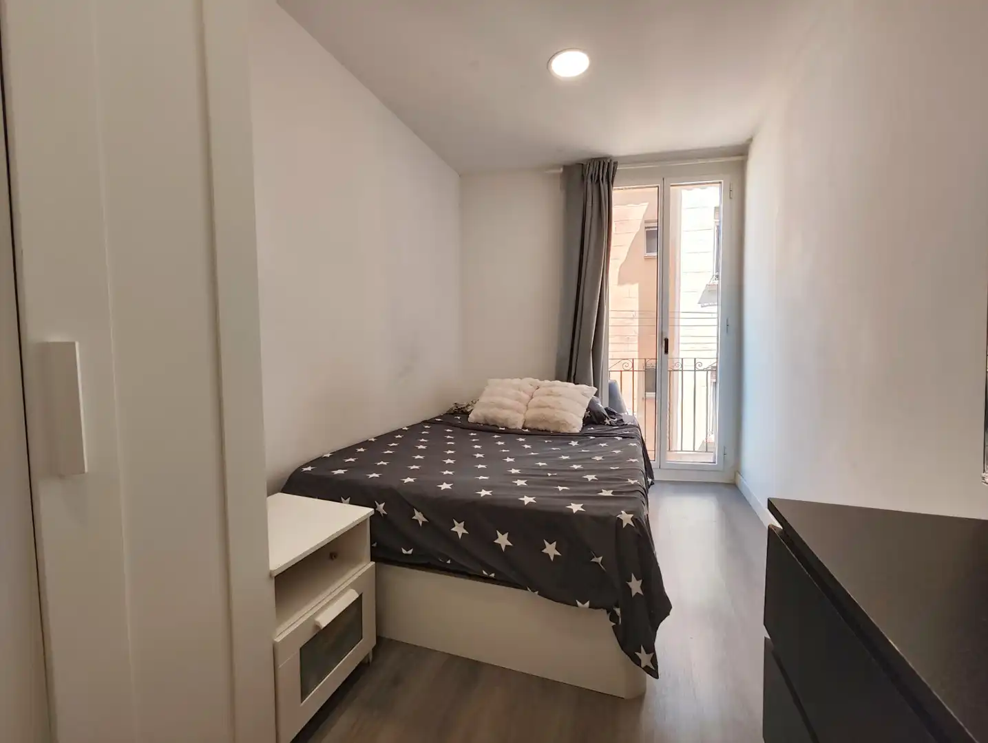 Bedroom of Buildings for sale in Barcelona