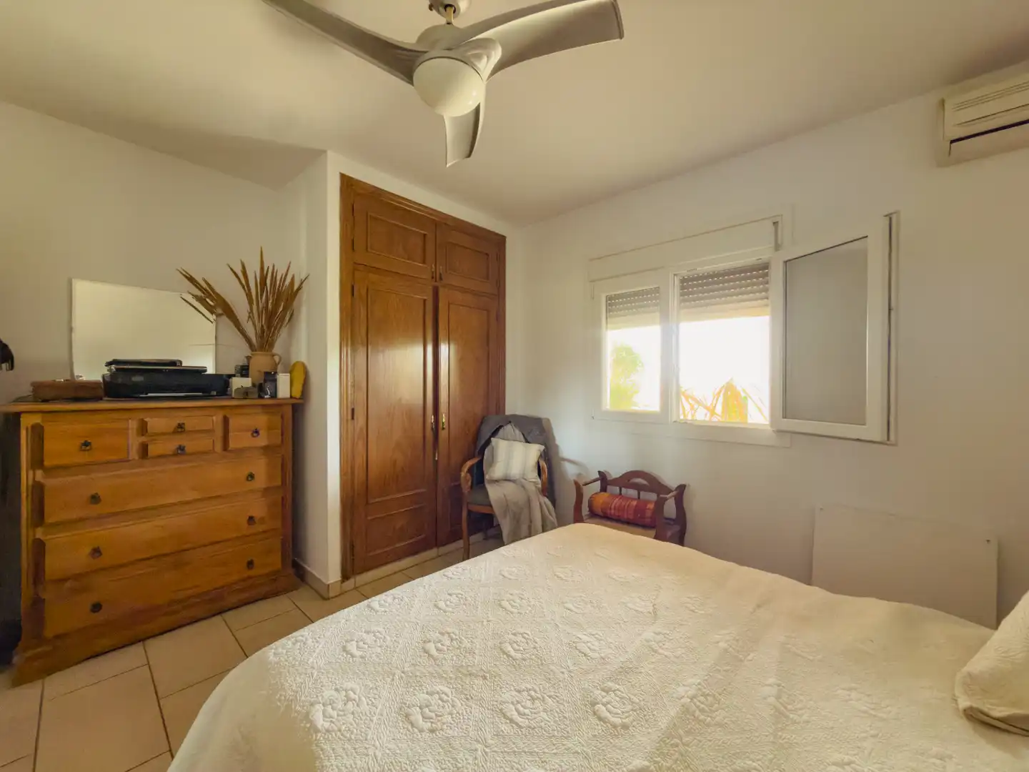 Habitación de Finca rústica en venta en Coín con Aire acondicionado, Trastero y Piscina