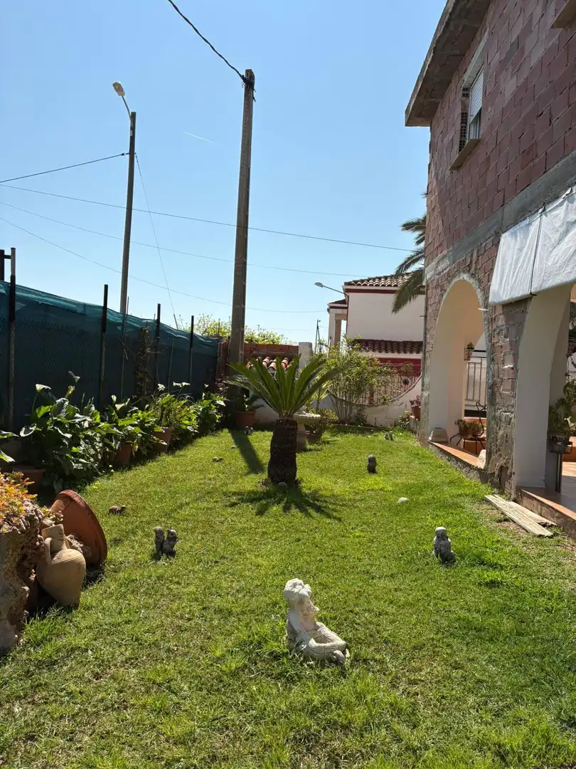 Jardín de Casa o chalet en venta en Castellón de la Plana / Castelló de la Plana con Jardín privado y Piscina comunitaria
