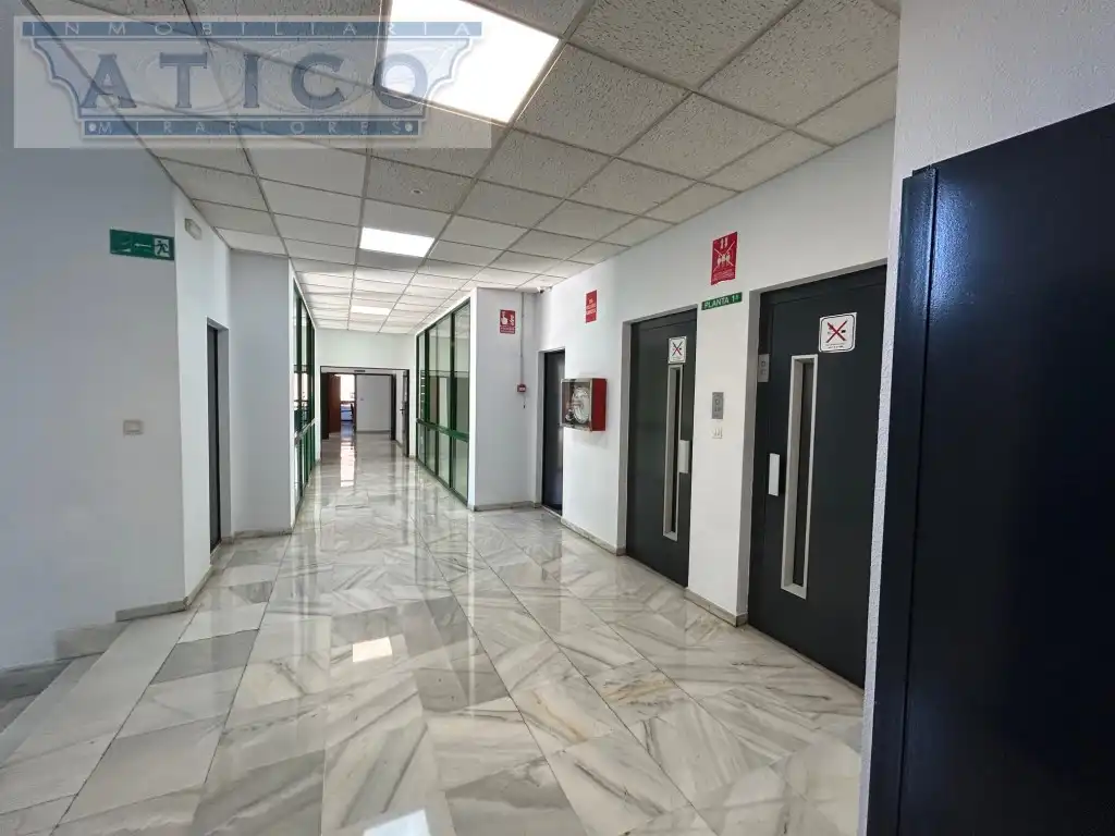 Office for sale in Sevilla