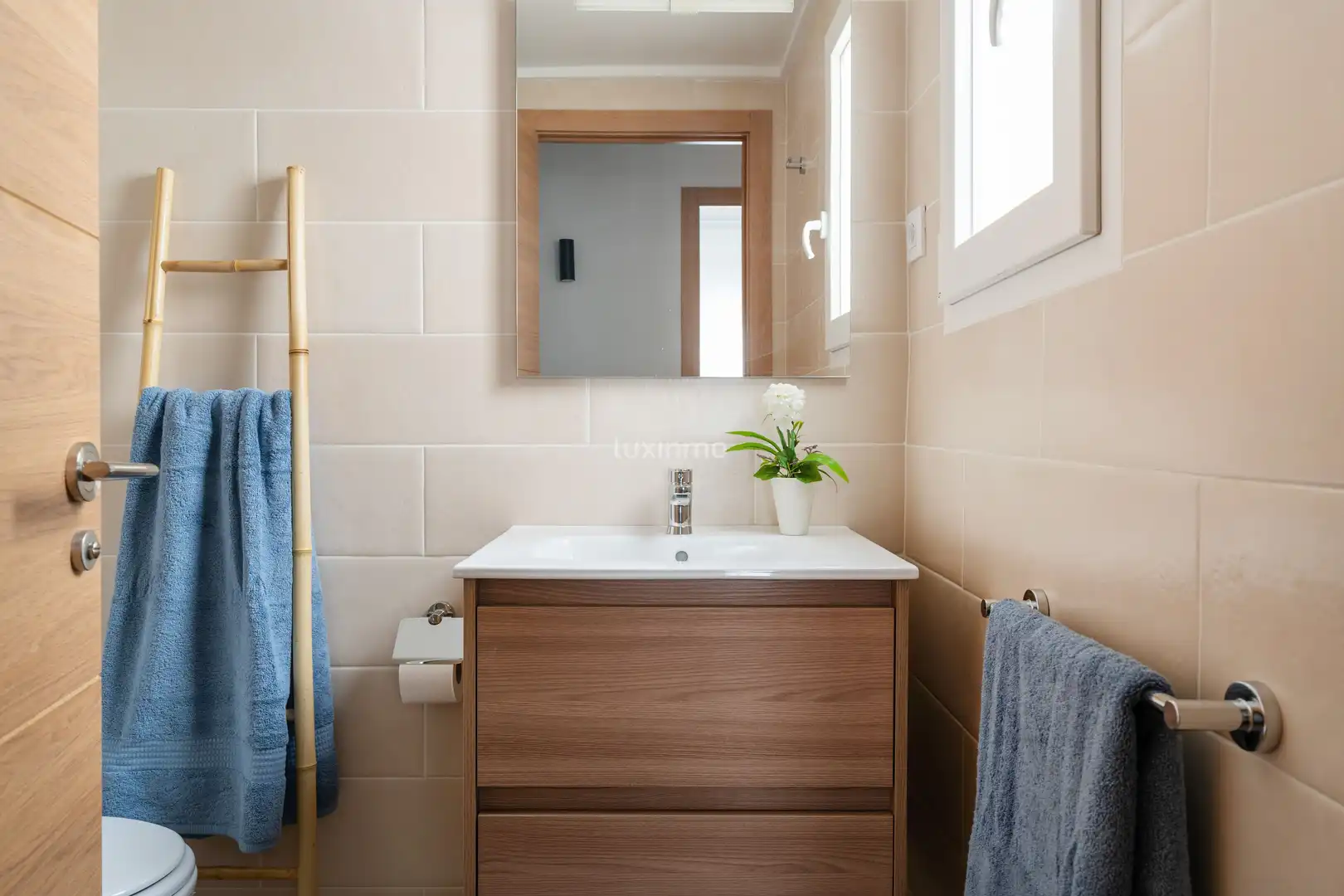 Badezimmer von Dachboden zum Verkauf in Jávea / Xàbia mit Klimaanlage, Abstellraum und Balkon