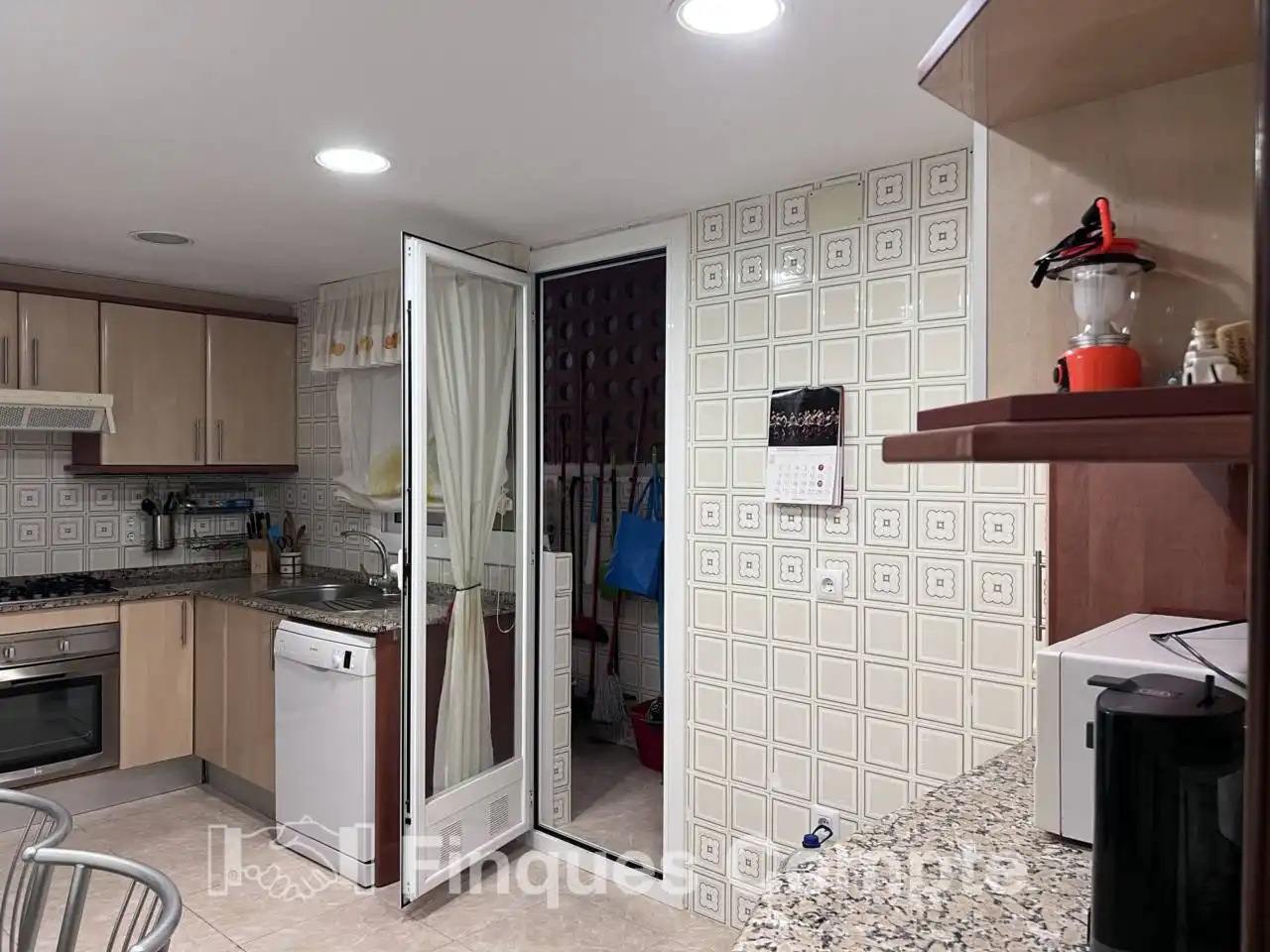 Cocina de Piso en venta en Roda de Berà con Calefacción, Terraza y Trastero