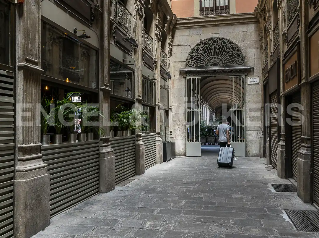 Piso en venta en Barcelona con Aire acondicionado, Calefacción y Balcón