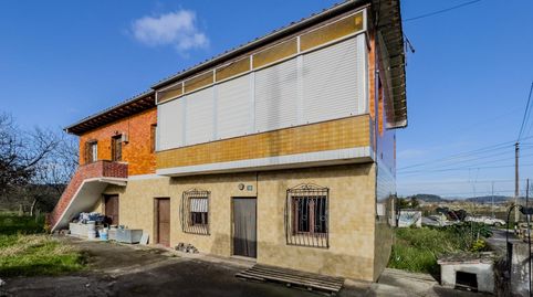 Foto 3 de Casa o xalet en venda a Barrio la Robleda, Nueva Ciudad, Torrelavega