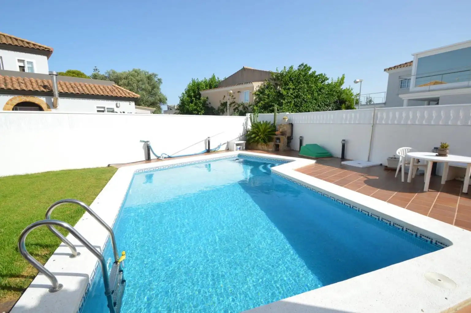 Piscina de Casa o xalet en venda en Vinaròs amb Aire condicionat, Calefacció i Jardí privat